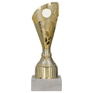 Złoty Puchar z Marmurową Podstawą – Lekkie i Efektowne Trofeum