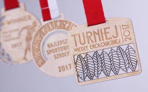 Medal ze sklejki z grawerem - Indywidualny Projekt